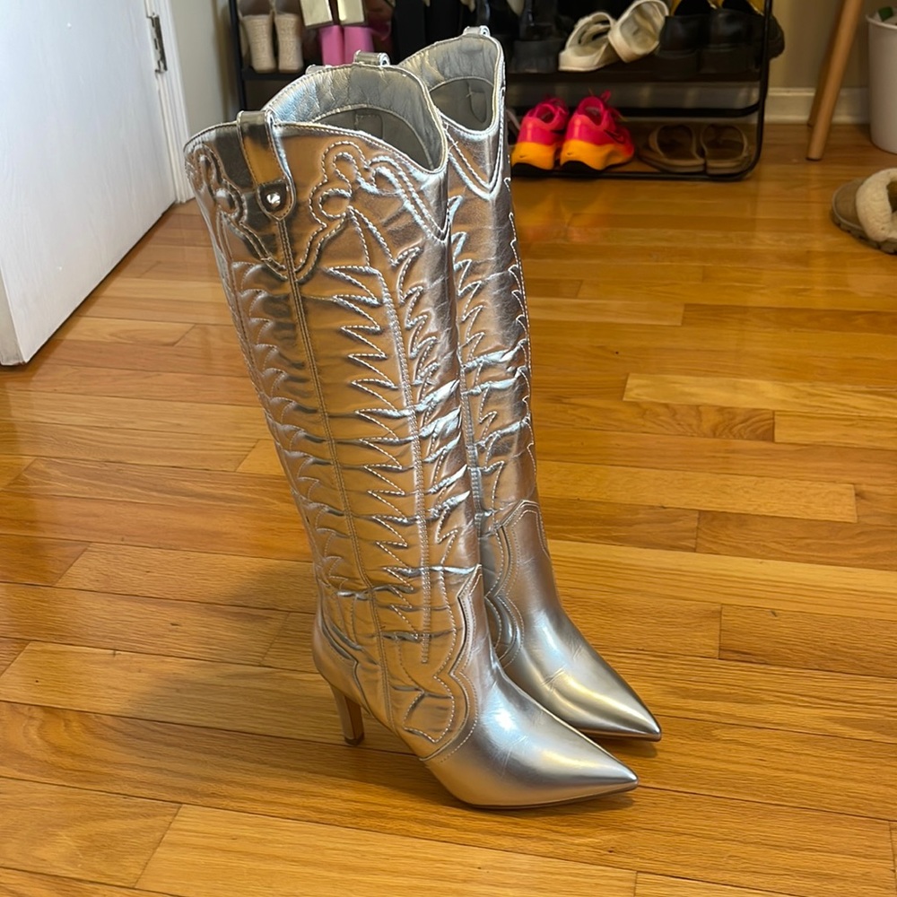 NEW/ never worn Ego’s tall Silver Metallic Cowboy boots